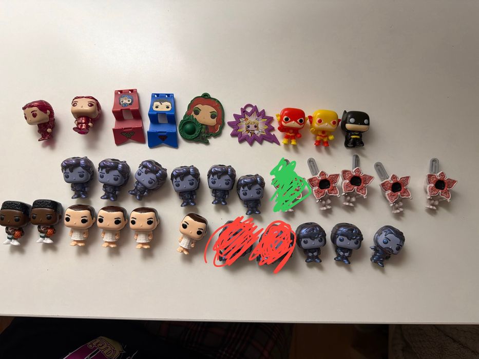 ИЩУ УИЛЛА!Продаю/Обмениваю фигурки DC/ОСД Киндер