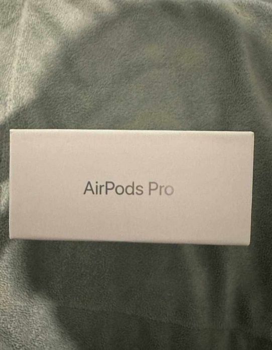 Предлагам безжични слушалки Apple-Airpods 2and generacia