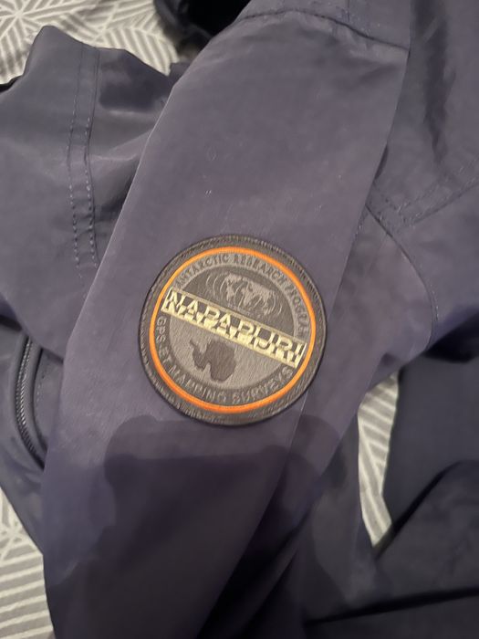 Напапири (napapijri) яке синьо