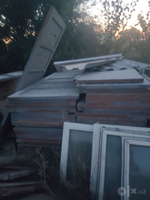 Тахталар эшиклар бор срочно сотилади холати яхши