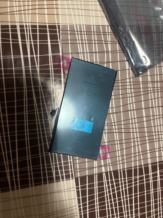 Подарявам батерия Iphone 12 pro