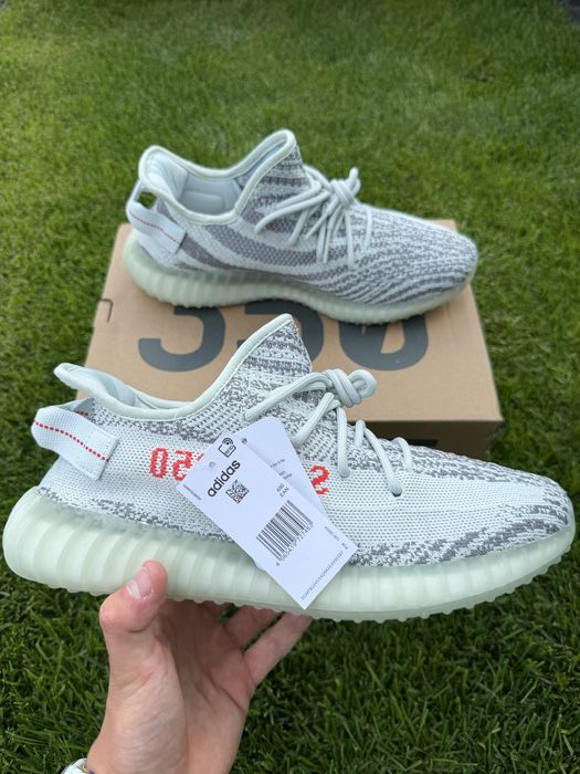 Adidas Yeezy 350 disponibil in 3 culori
