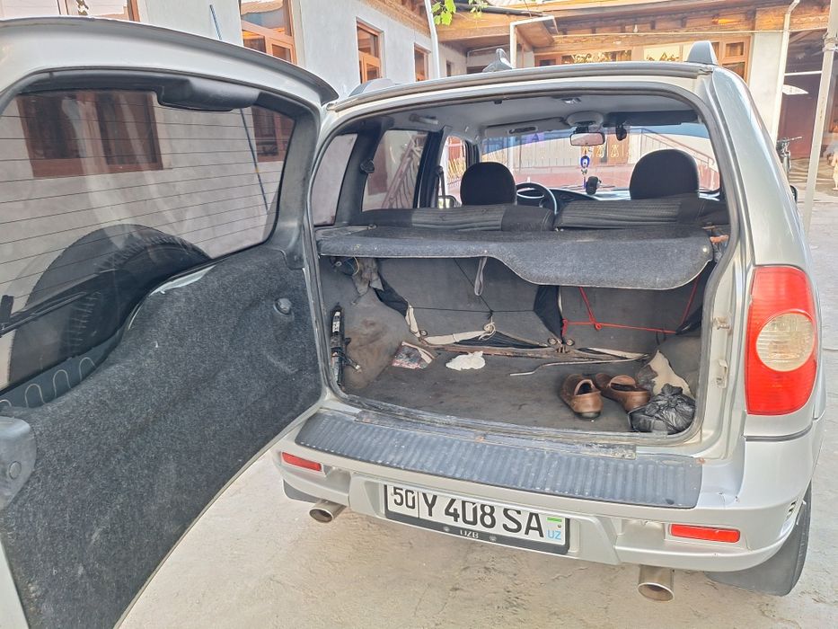 Нива шевролет 2005 йил сотилади