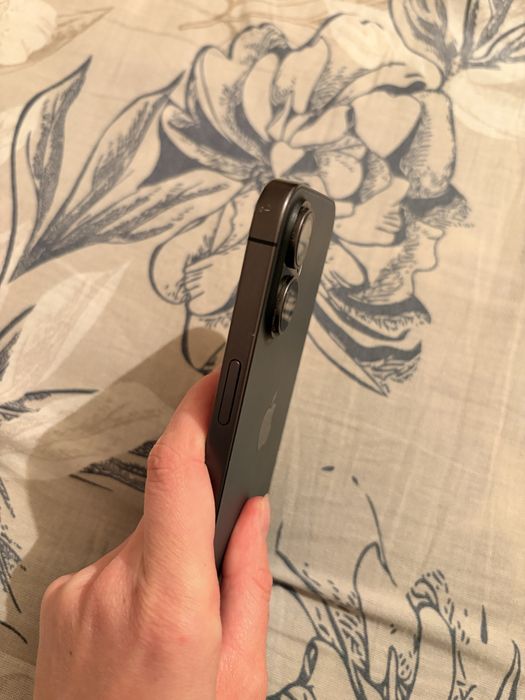 Продам Iphone 17