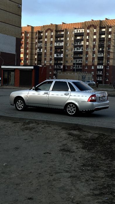 Продам машину приора 2
