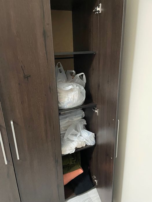 Продавам гардероб „Офелия“ – почти нов