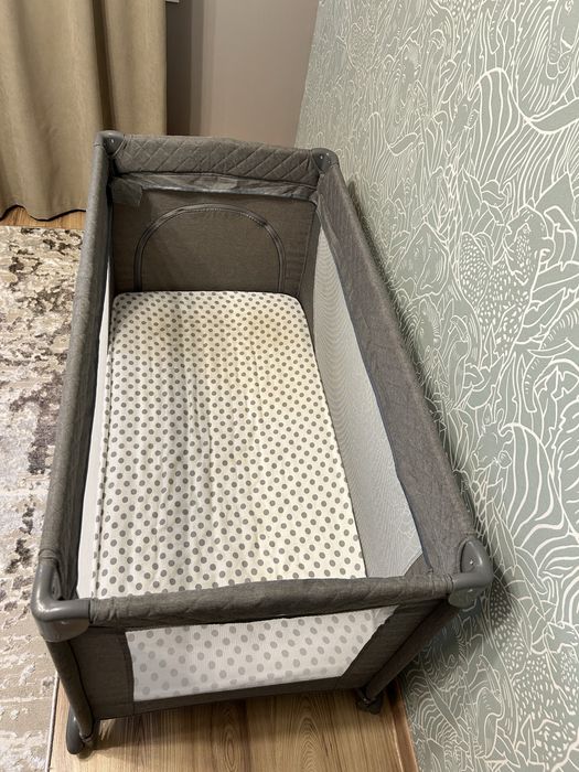 Продам детскую кровать-манеж