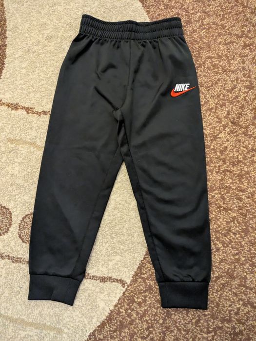 Pantaloni Nike m 98 -104