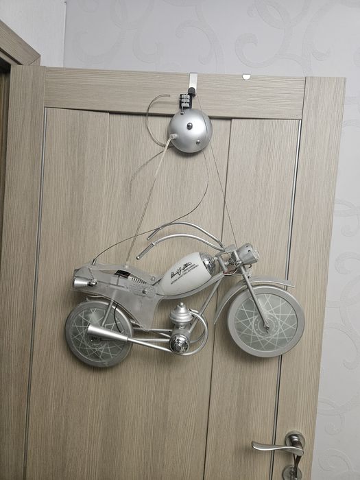 Люстра мотоцикл для потолка