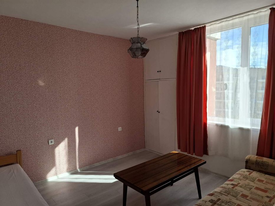 Дава се под наем Тристаен апартамент в Варна, Възраждане 1 - 13 кв.м за 153 € - Снимка #1