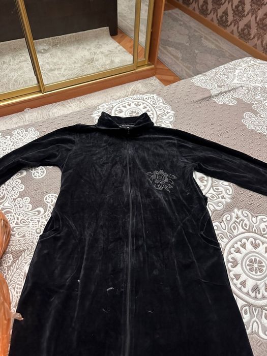 Продам куртки, шапки