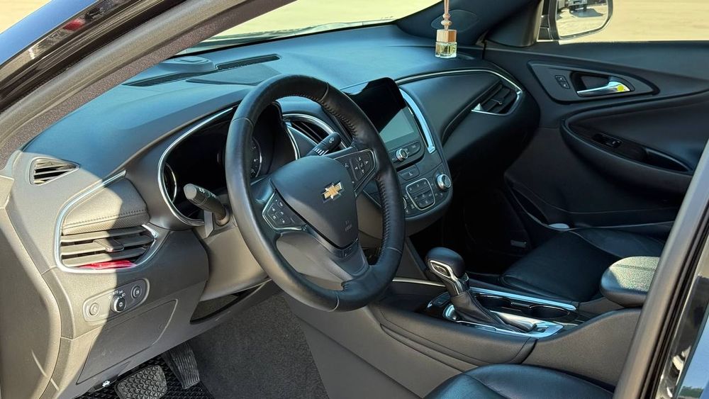 Malibu 
Primer
Yili 2022
Prabek 94449
Kraska orqa bagajda petno bor
Qo