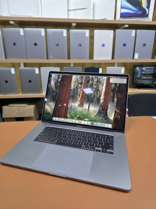 MacBook Pro I9 32gb Ram 16 inch