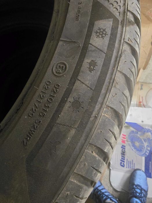 Гуми сезонни 255/40/19