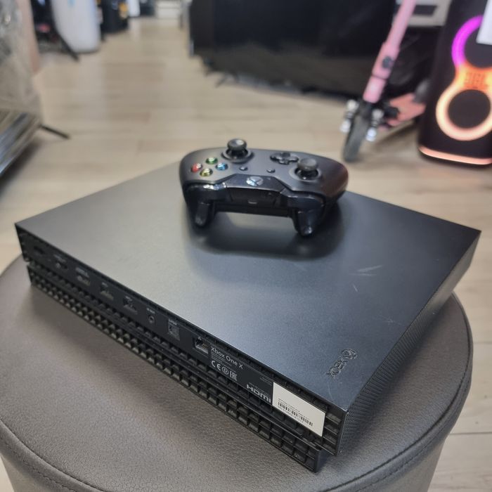Amanet F28: Consola Xbox One S 1TB