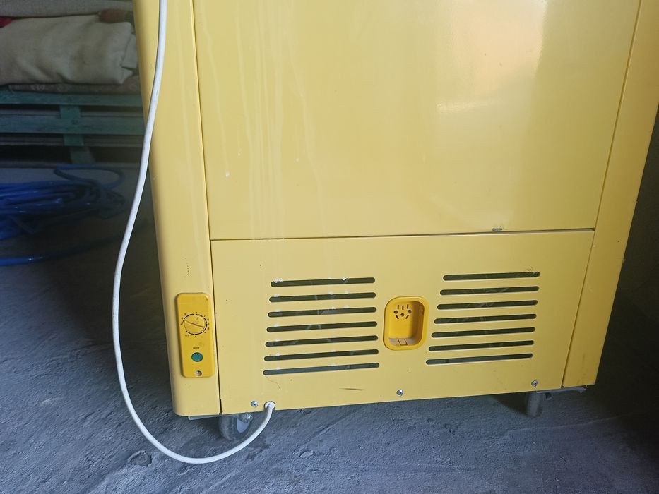 Продам морозильник