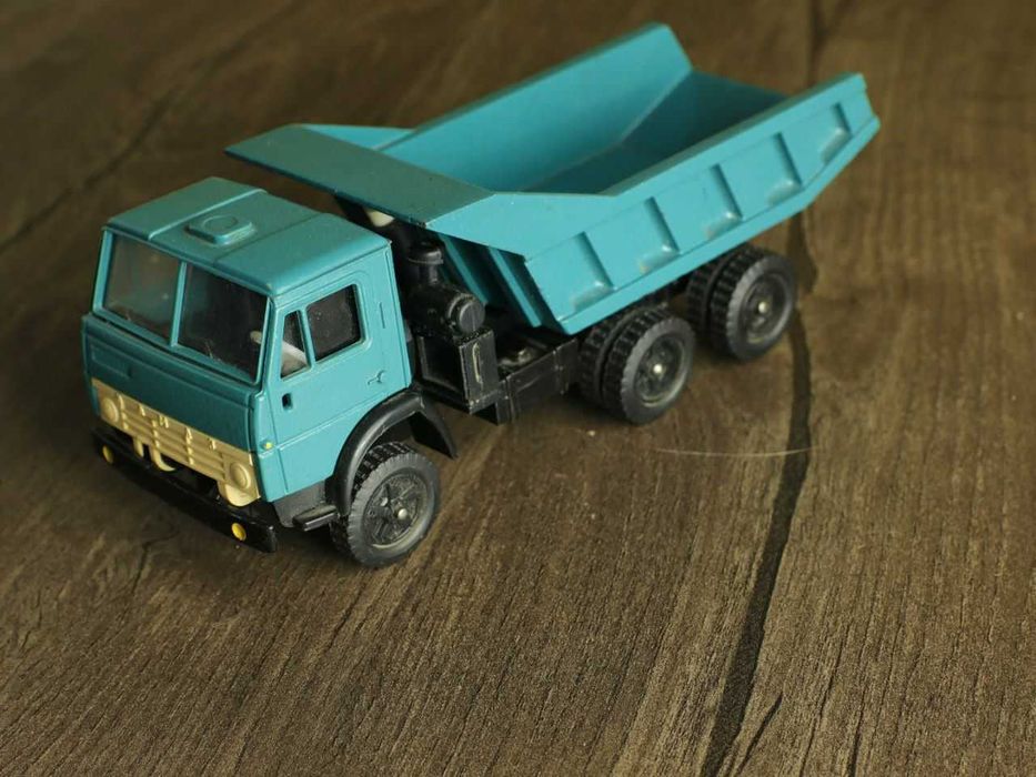 Масштабная модель камаз СССР 1.43