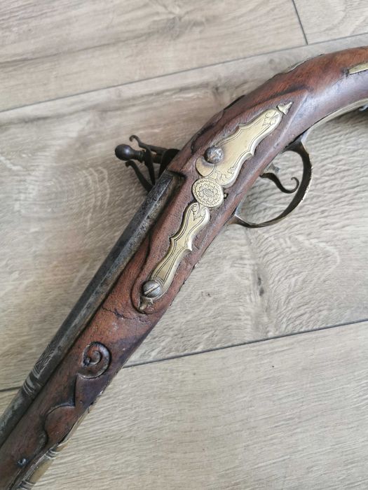 Кремъчен пищов с Лазарино цев