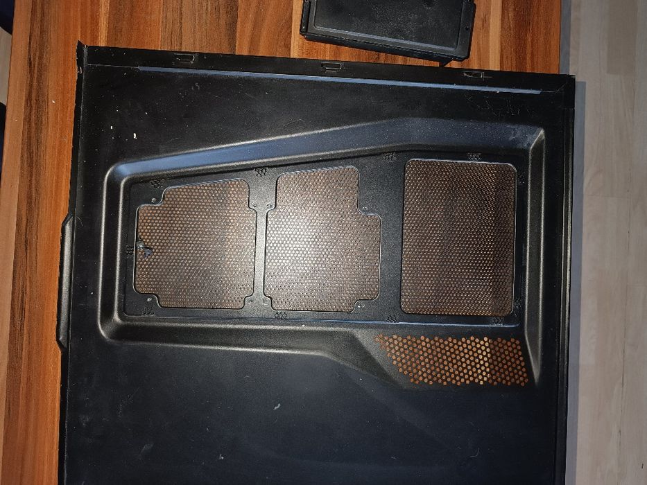 Продавам Cooler master Storm Trooper