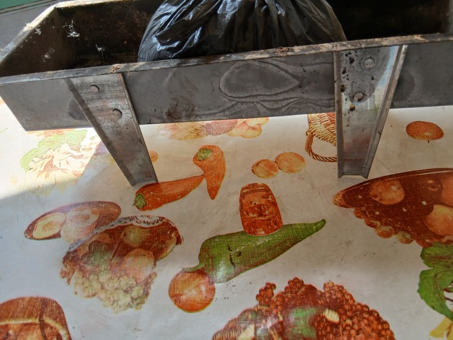 Шашлычница с углем .