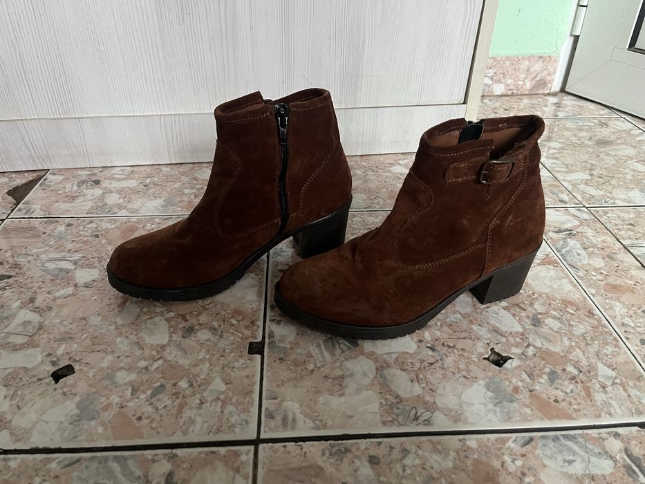 Дамски боти размер 36