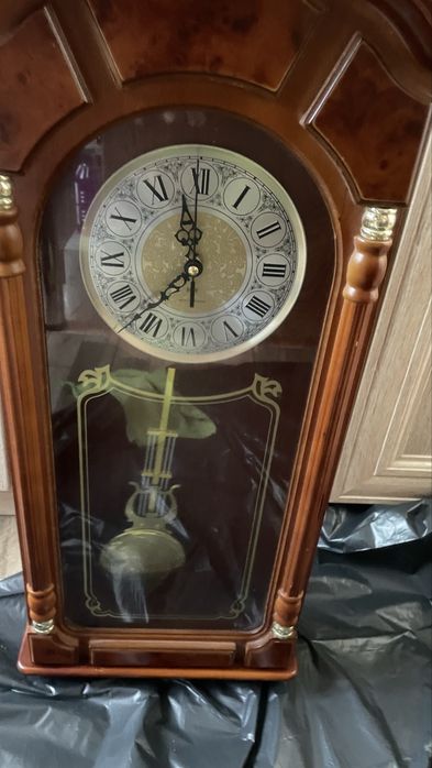 Ceas pendul de perete – stil clasic elegant