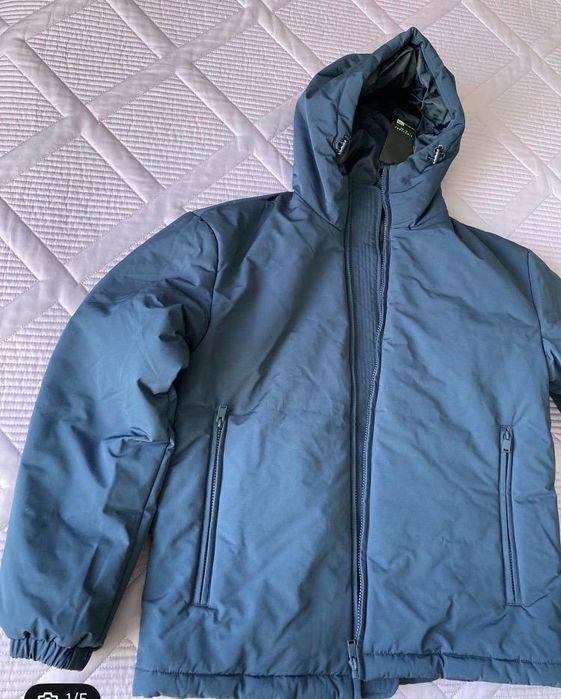 Продам осенюю куртку