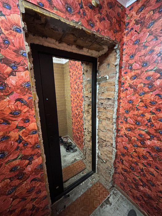 Продам 2 комнатую кайсенова 125