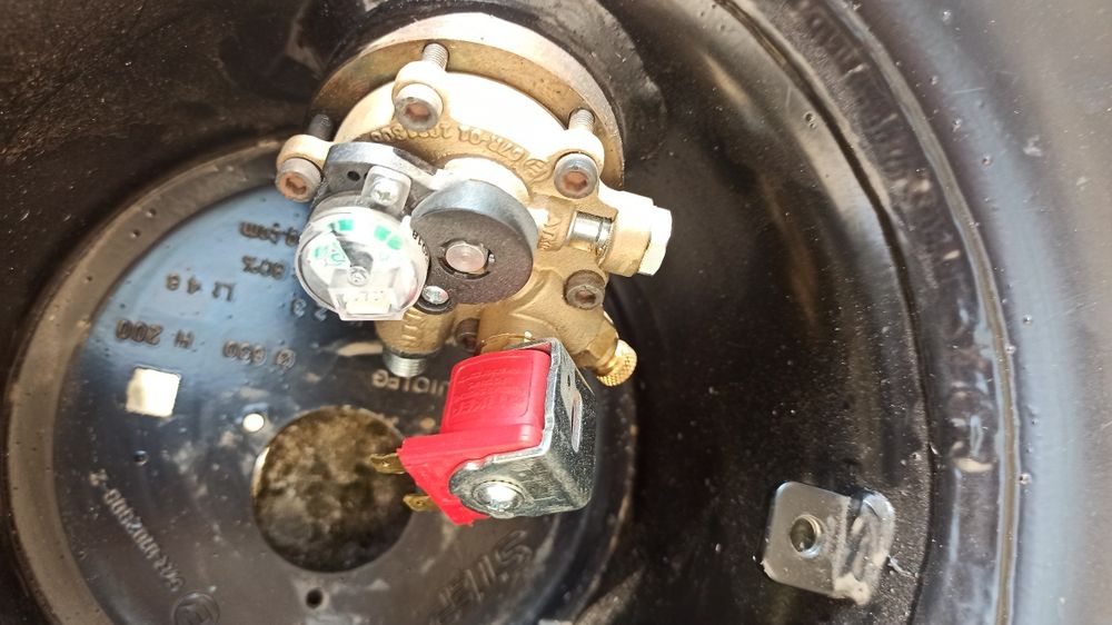 Бутилка с евросонда годна до 06/2034г 46лт