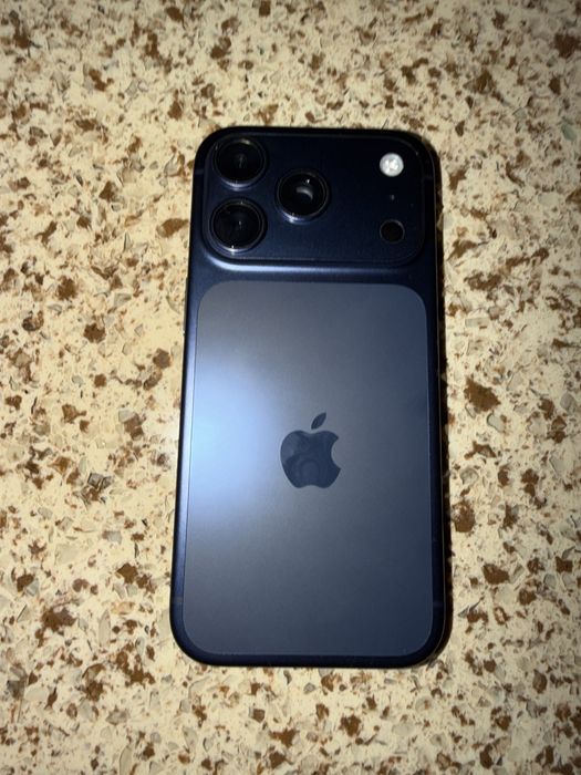 Iphone 17 pro с гарантием