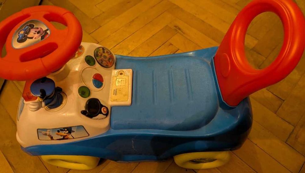 Se vinde antemergator  si masinută copii