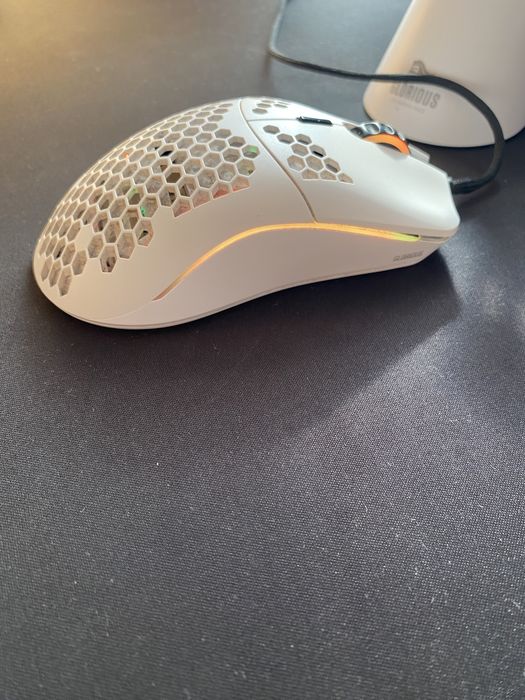 Mouse gaming Glorious O- /mouse bungee