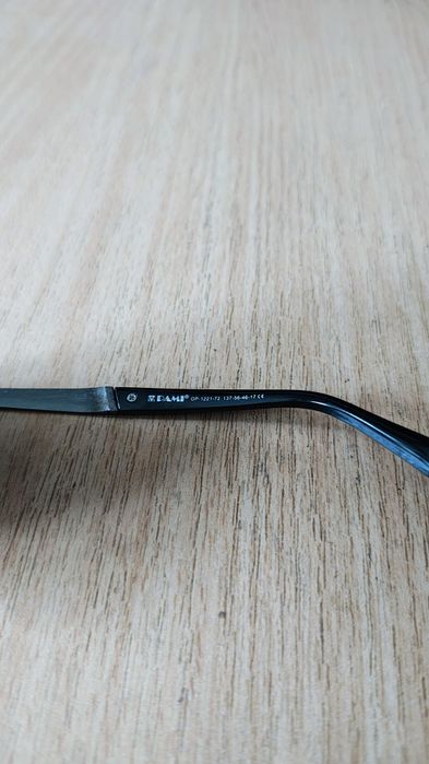 Vand ochelari de soare