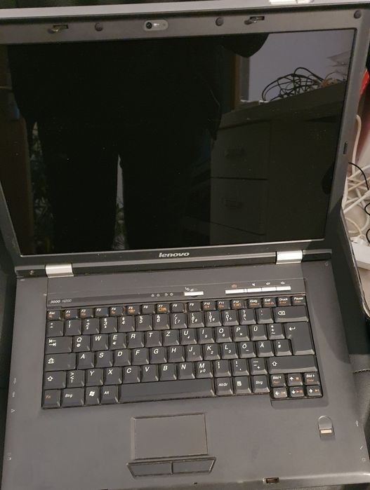 Laptop Lenovo 0769 - Defect, ideal pentru piese!