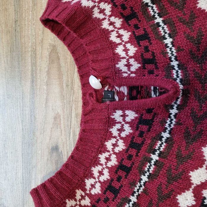 Pulover nou cu etichetă mărimea L 50% lână