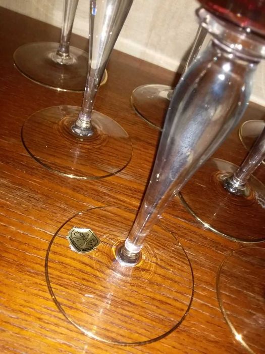 Высокие фужеры Чехословакия.  Рубиновые. Новые.