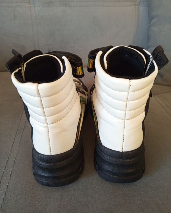 Дамски бели боти