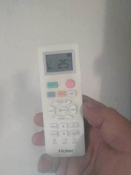 Климатик Haier 12ка. Използван 2 години. Перфектен.
