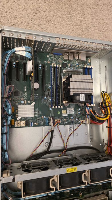 Сървър 32GB ram 8TB