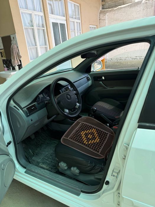 Chevrolet Gentra 1-pozitsiya