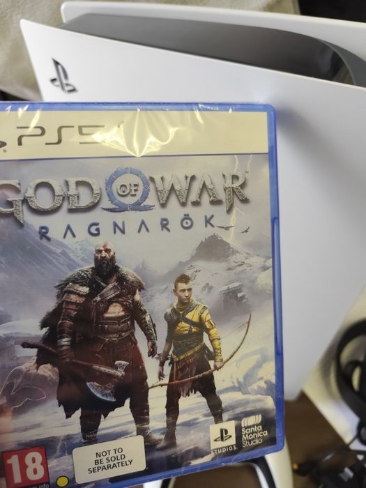 Playstation 5 (God of War Ragnarok) + аксесоари- като ново