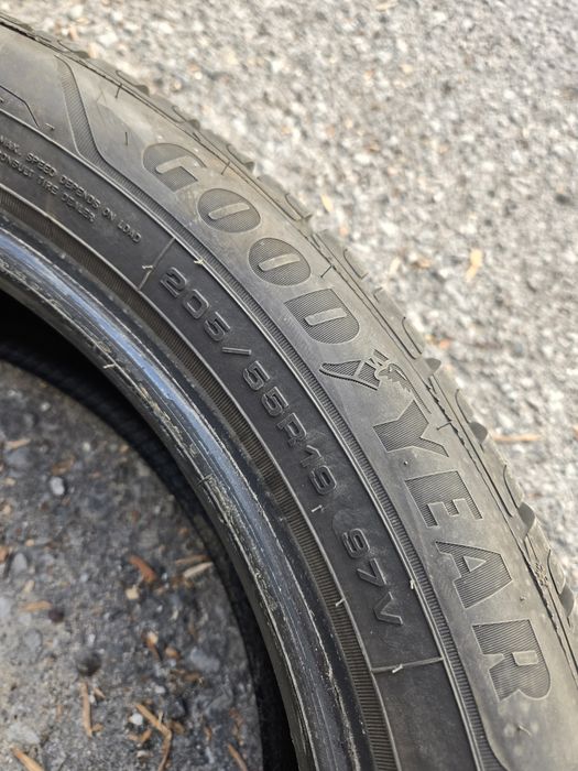 Зимни  Goodyear 205/55/19