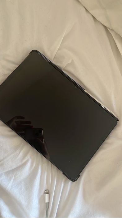 Продам планшет Леново,почти новый