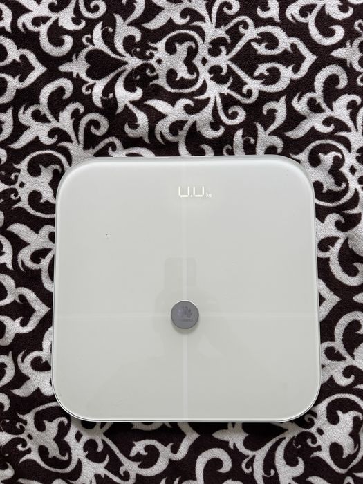 Продам весы HUAWEI AH100