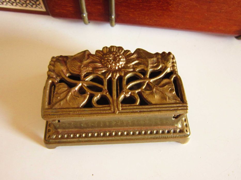 cadou rar cutie bijuterii mica bronz masiv Art Nouveau Germany1970