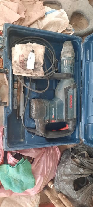 Перфоратор BOSCH 12-52D сотилади, прадается срочна.