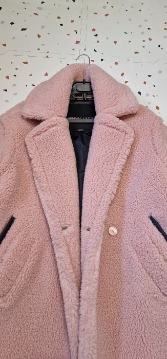 Продам пальто Kendall & Kylie