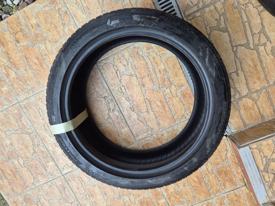 Vând cauciucuri 235/45/21 M+S 2buc//Hannkok// dot 2022 imp Germania