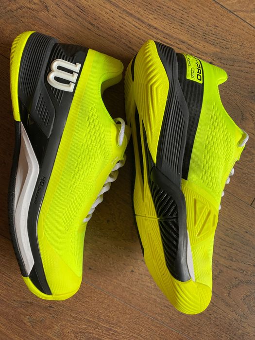 Продам кроссовки теннисные Wilson