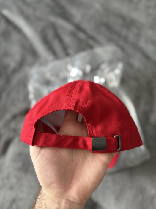 Tommy Hilfiger sapca unisex rosie cu logo mic marime OS noua originala